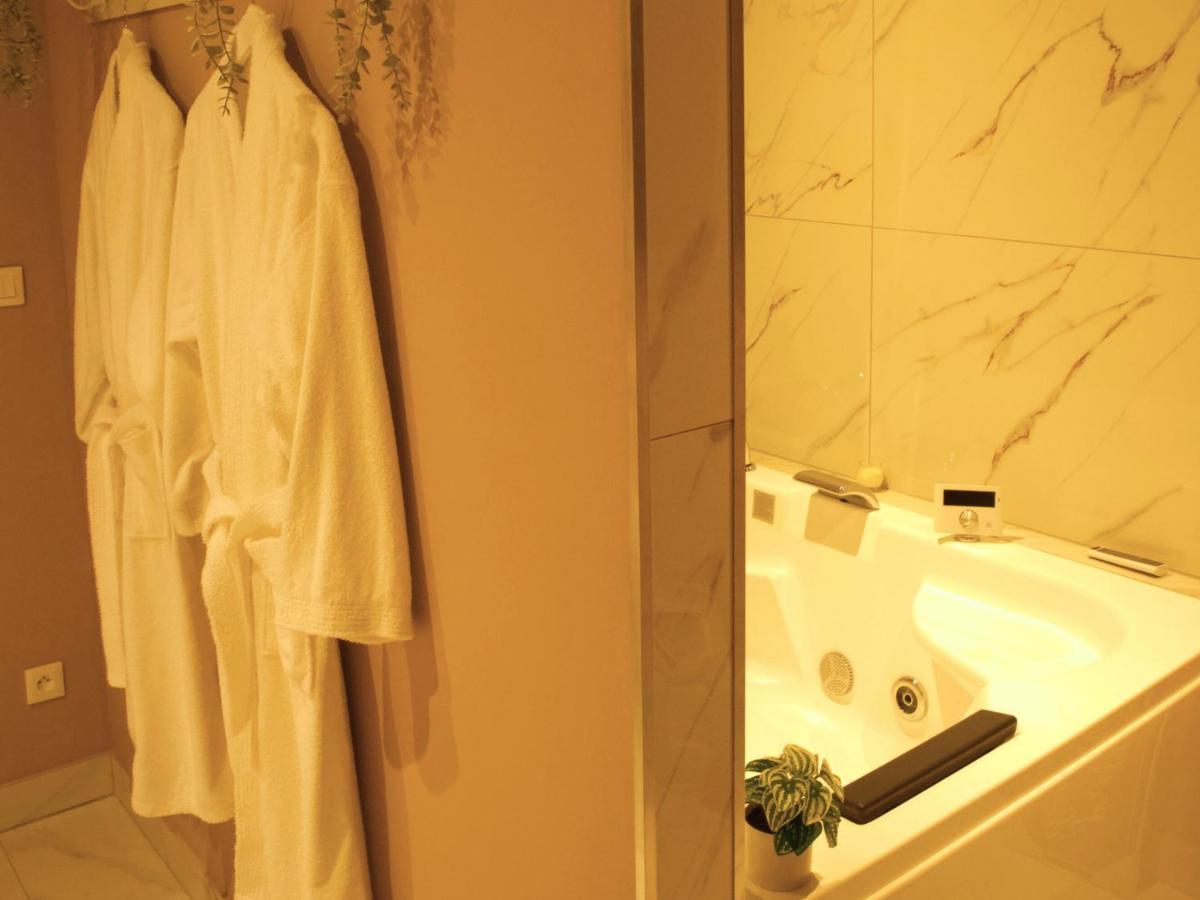 Le Moment Bien-Etre - Appartement Avec Spa Privatif Saint-Omer  Exterior foto
